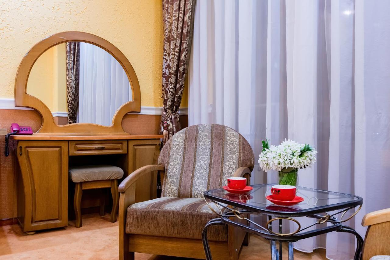 Tiso Apart Hotel เคียฟ ภายนอก รูปภาพ